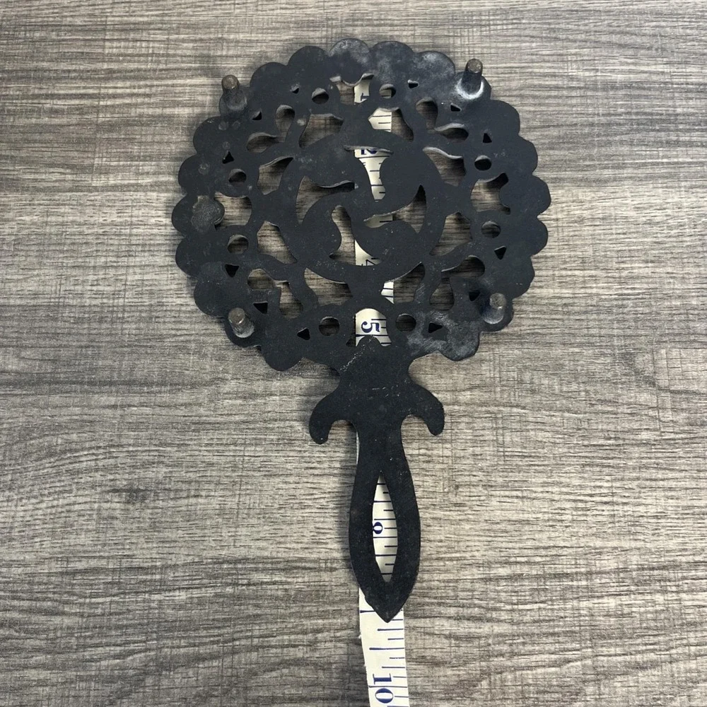 Vintage Wilton Cast Iron Trivet Hot Plate Rustic Wall Décor Modern Farmhouse